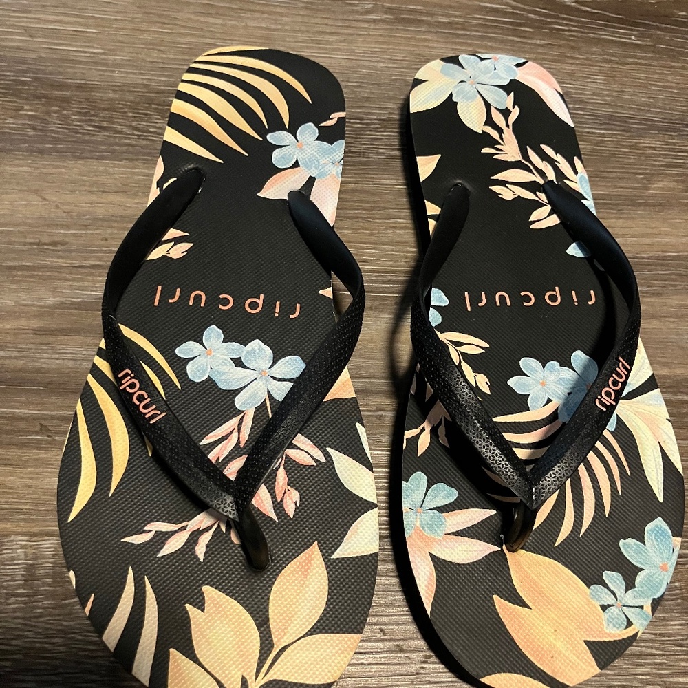 Rip curl flip flops size 6